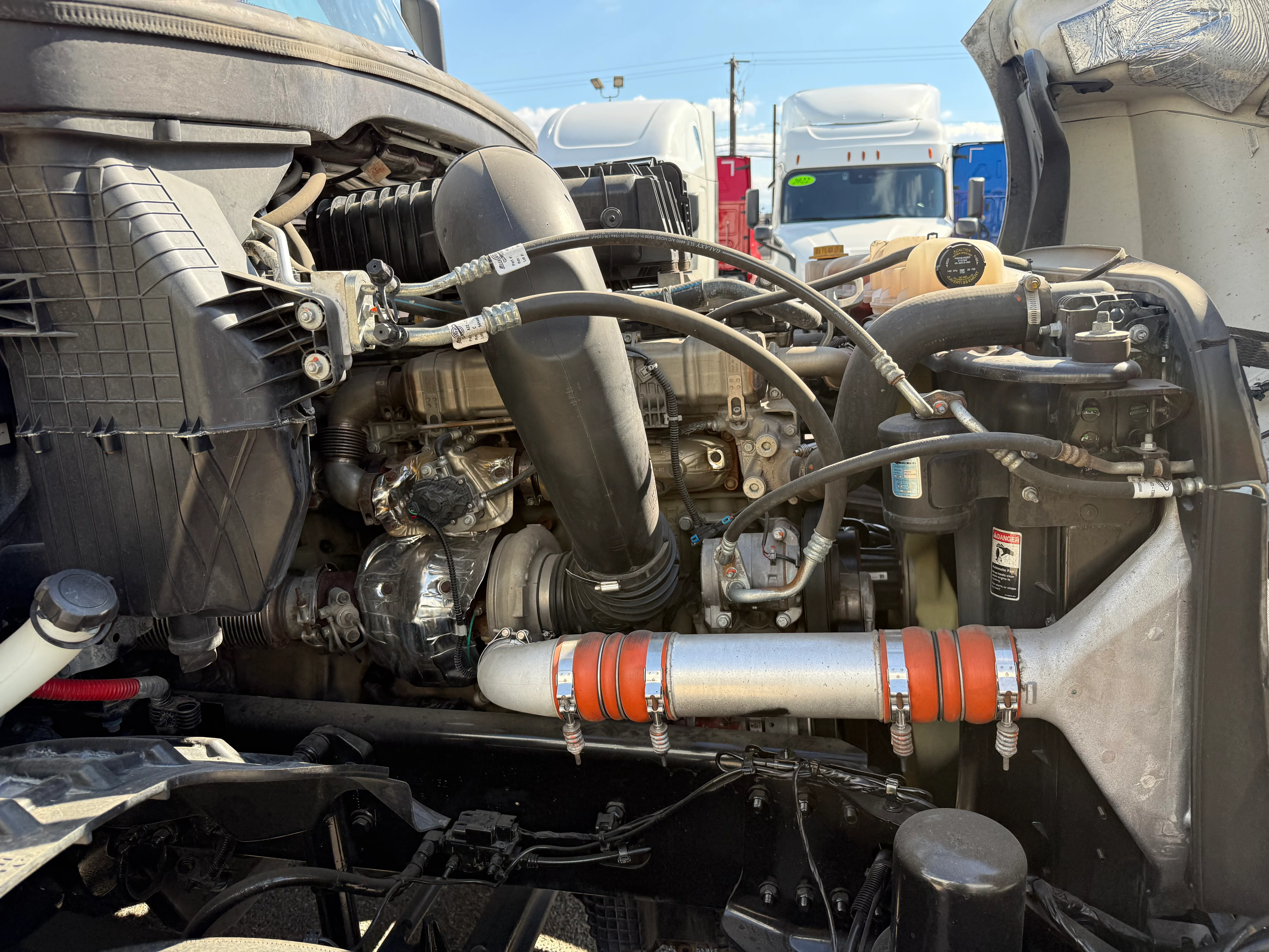 2023 Freightliner Cascadia in Selectrucks Fontana, CA — photo 10