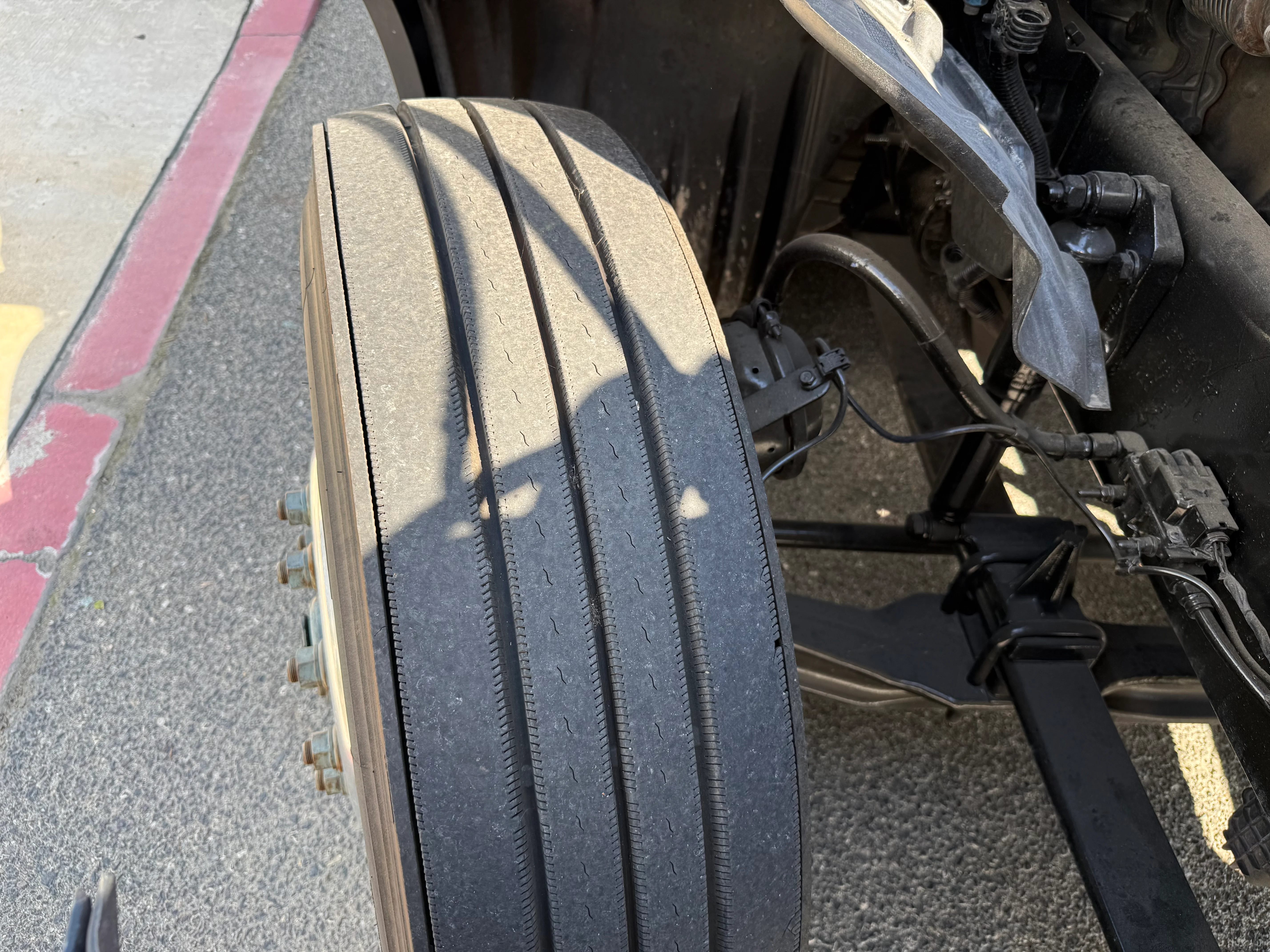 2023 Freightliner Cascadia in Selectrucks Fontana, CA — photo 13