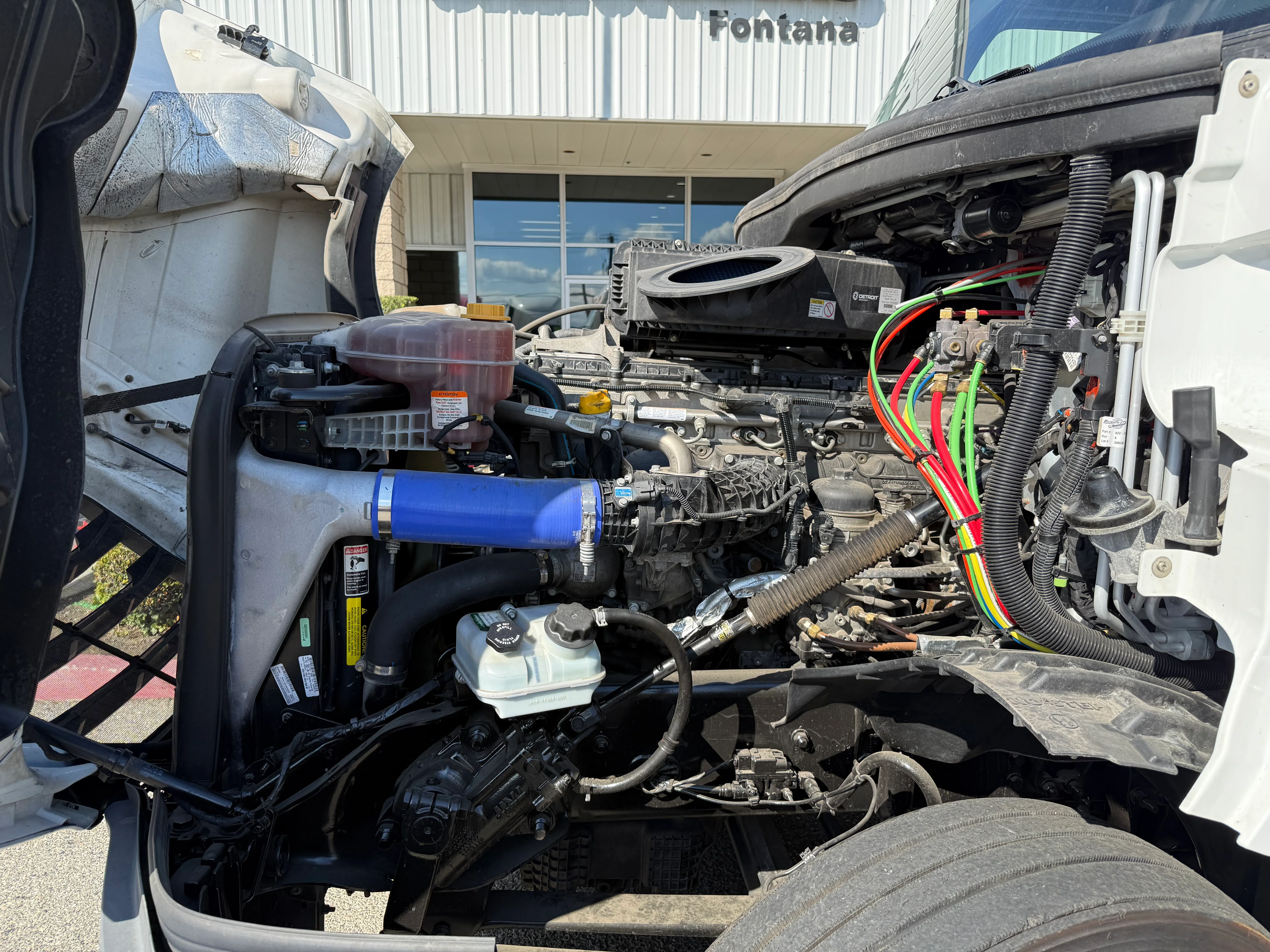 2023 Freightliner Cascadia in Selectrucks Fontana, CA — photo 11
