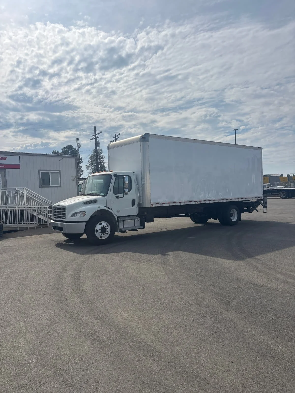 2019 Freightliner M2 106