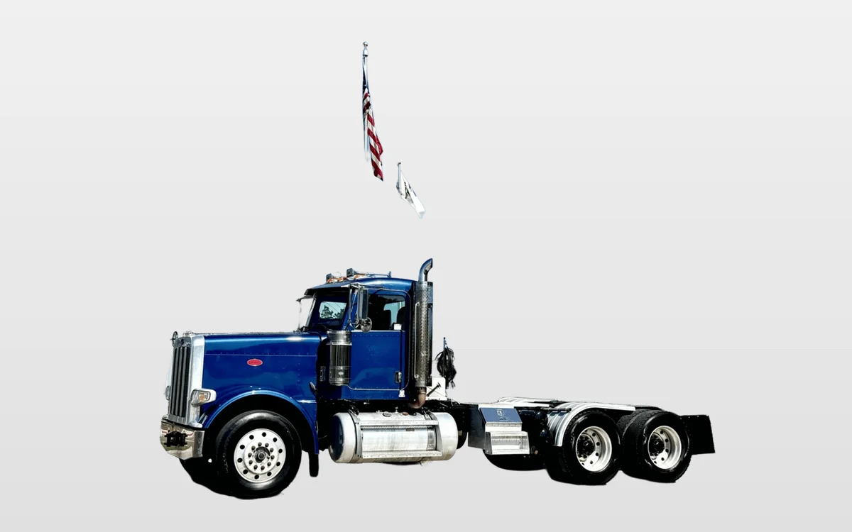 2013 Peterbilt - image 1