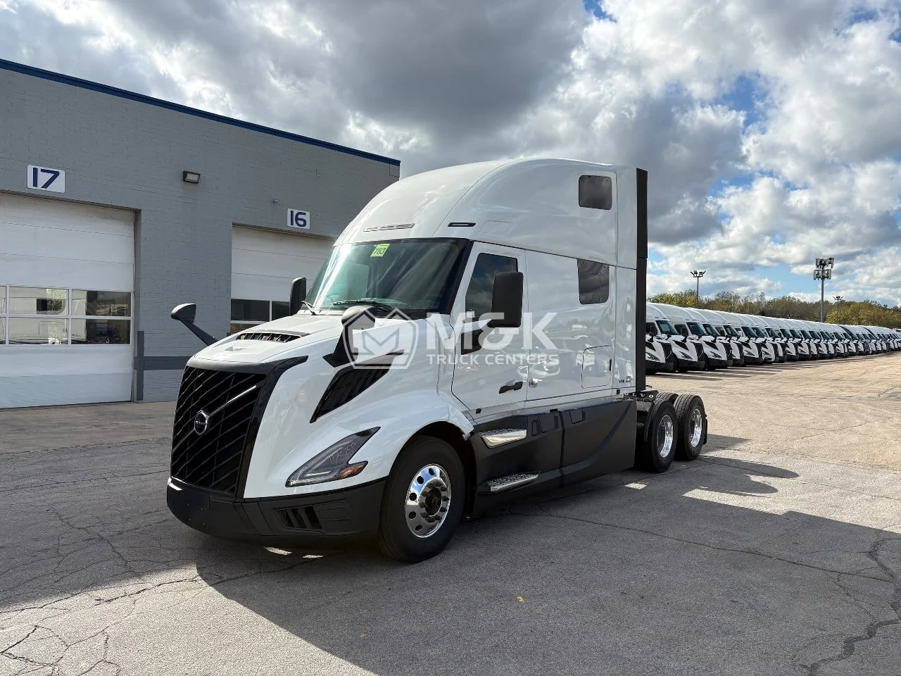 2026 Volvo VNL 860 in Des Plaines, IL