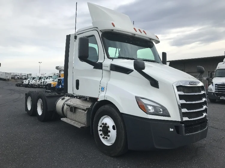 2020 Freightliner Cascadia in Harrisonburg, VA