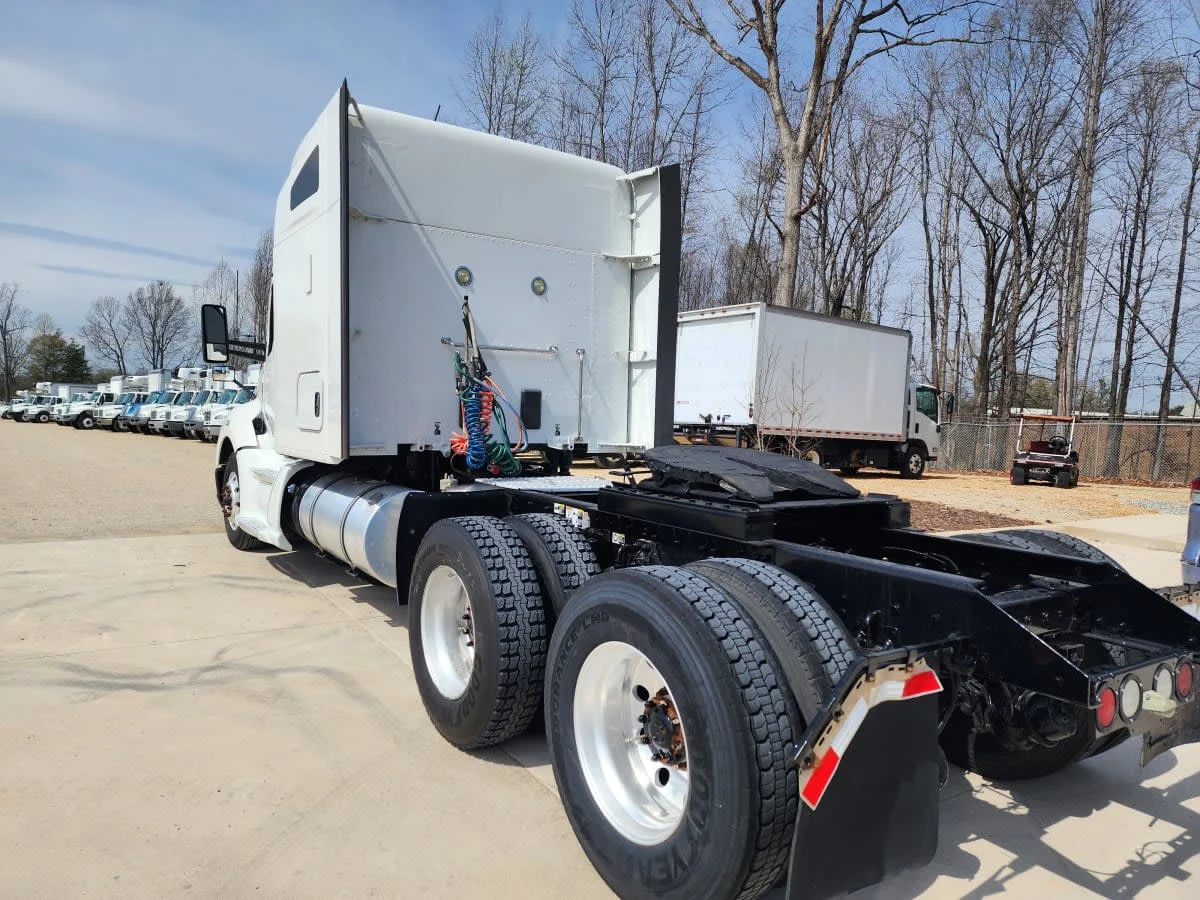2019 Kenworth T680 - image 6