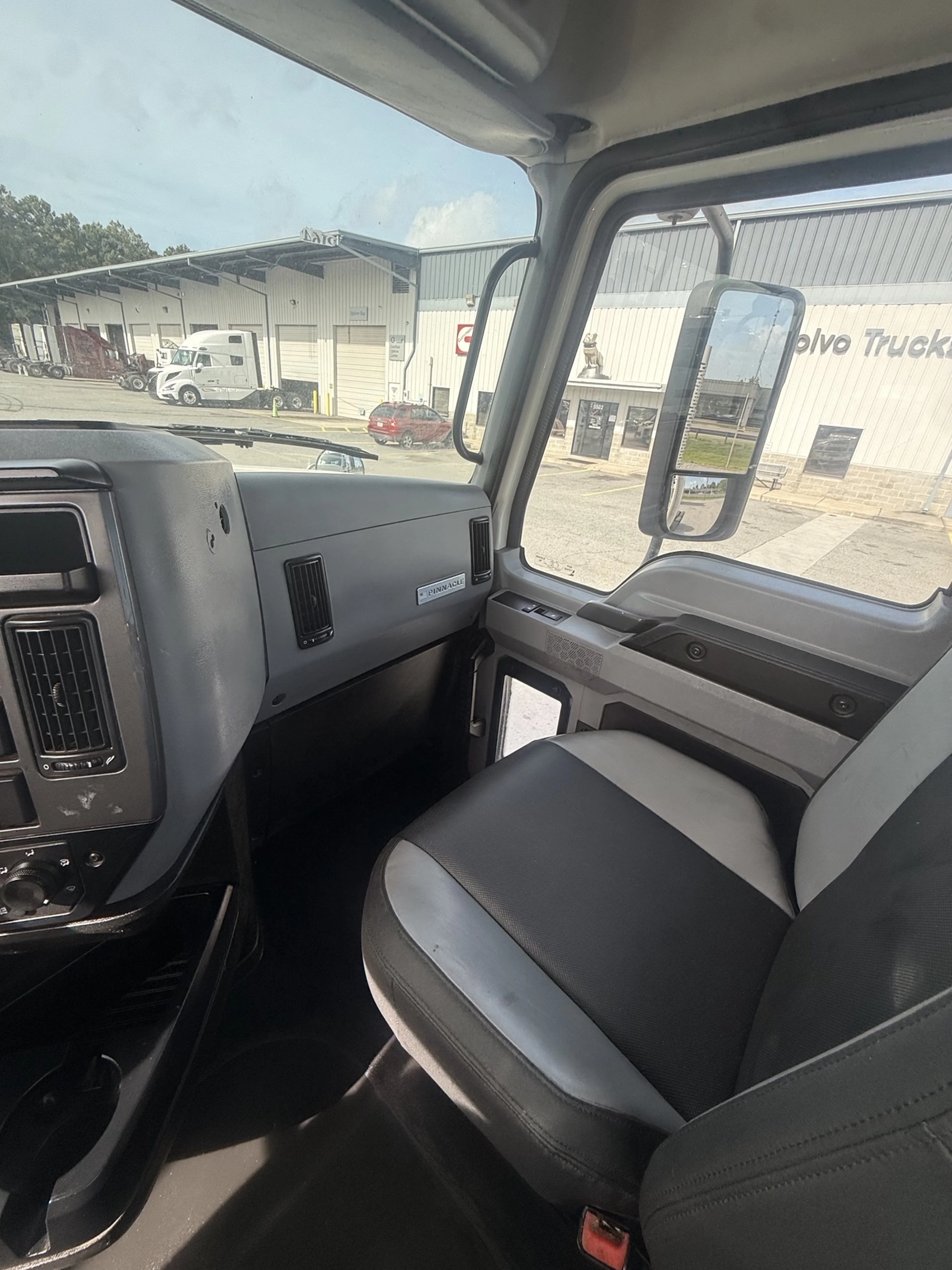 2020 Mack Pinnacle in Savannah, GA — photo 8