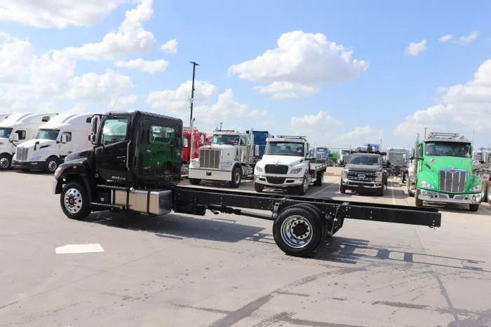 2025 Hino L6 in Jacksonville, FL — photo 4