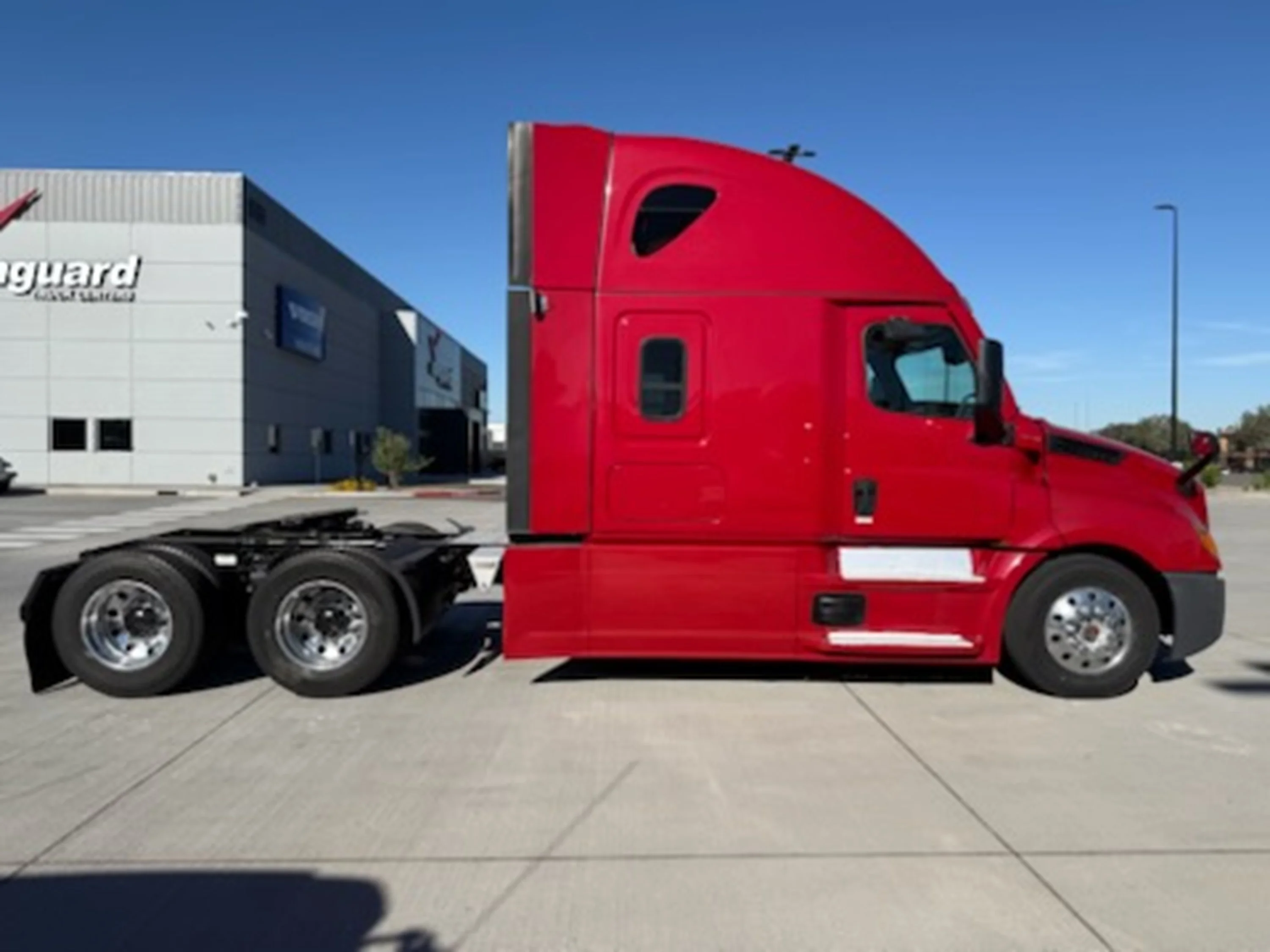2021 Freightliner Cascadia - image 5