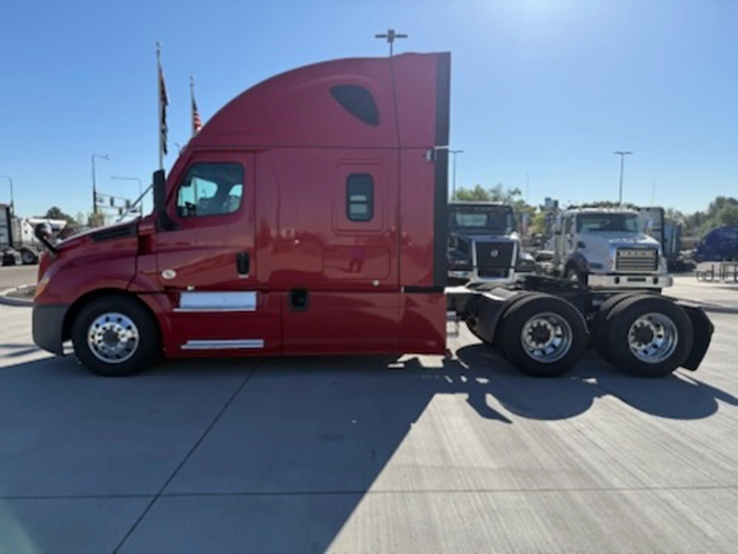 2021 Freightliner Cascadia - image 3