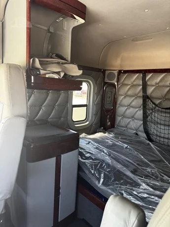 2020 Freightliner in MN — photo 4