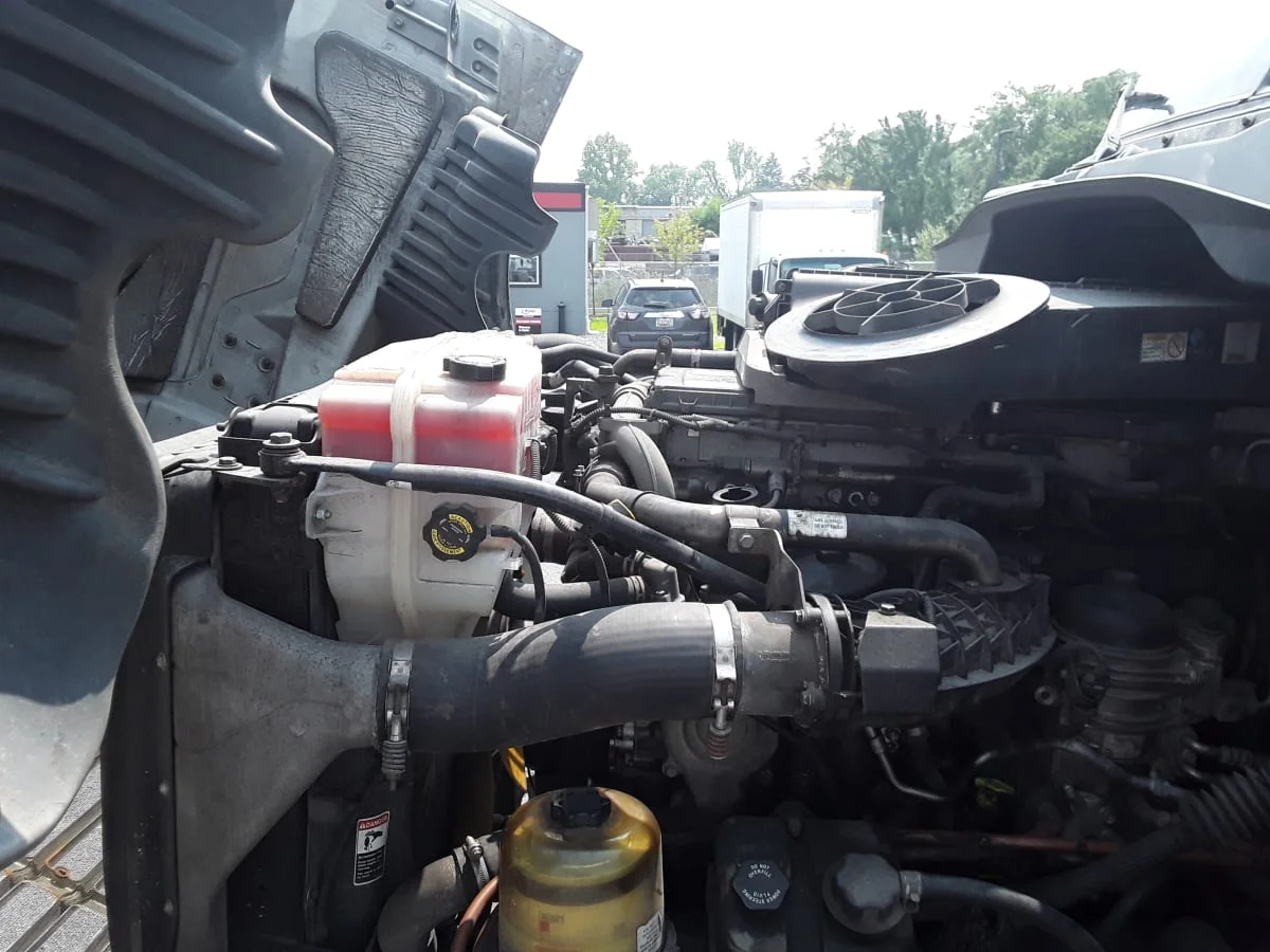 2017 Freightliner Cascadia - image 8