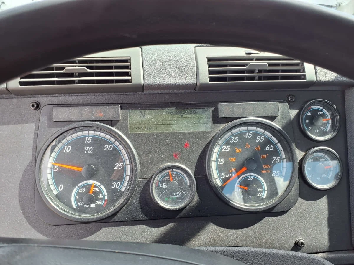 2019 Freightliner Cascadia in Fort Worth, TX — photo 10