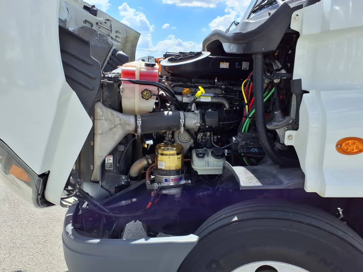 2019 Freightliner Cascadia in Fort Worth, TX — photo 8