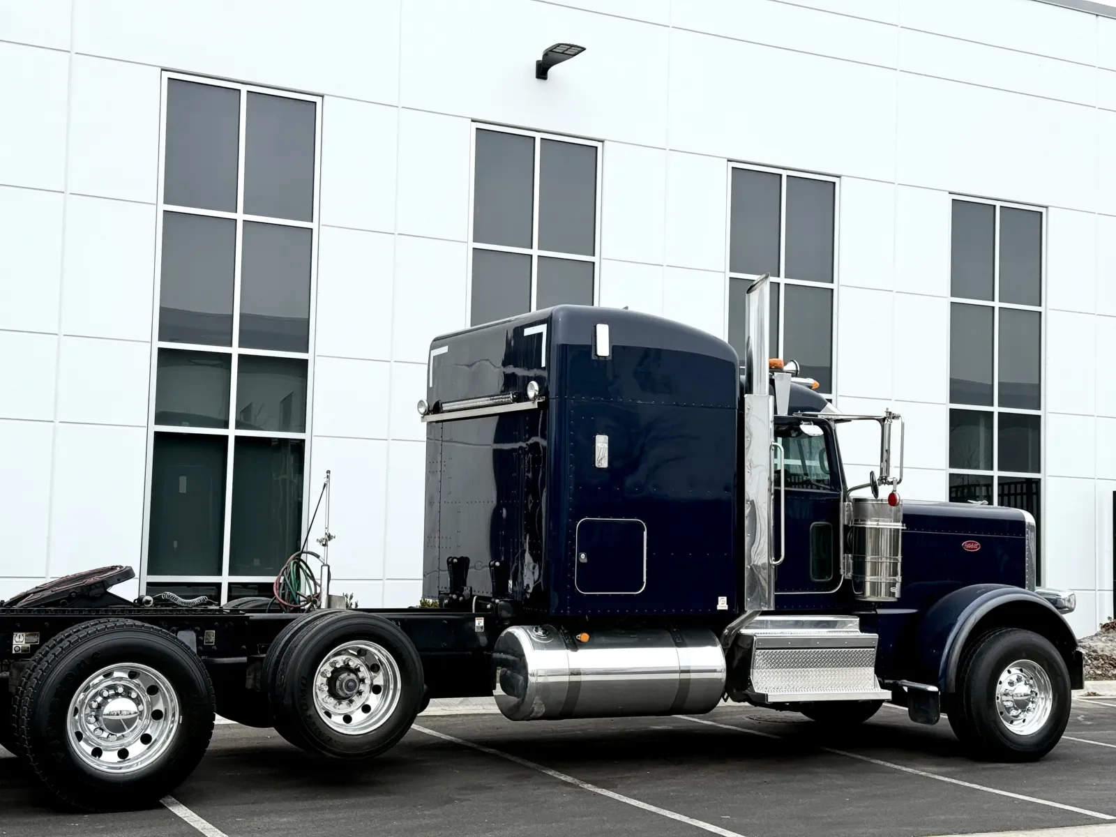 2024 Peterbilt 389 - image 7