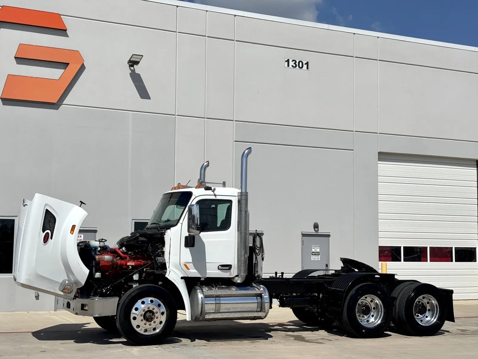 2014 Peterbilt 567 in Hutchins, TX — photo 10