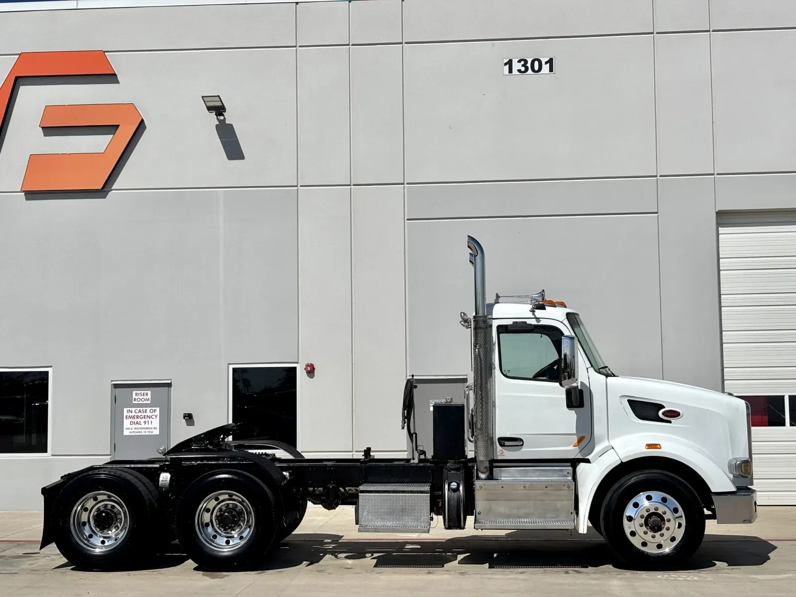 2014 Peterbilt 567 in Hutchins, TX — photo 3