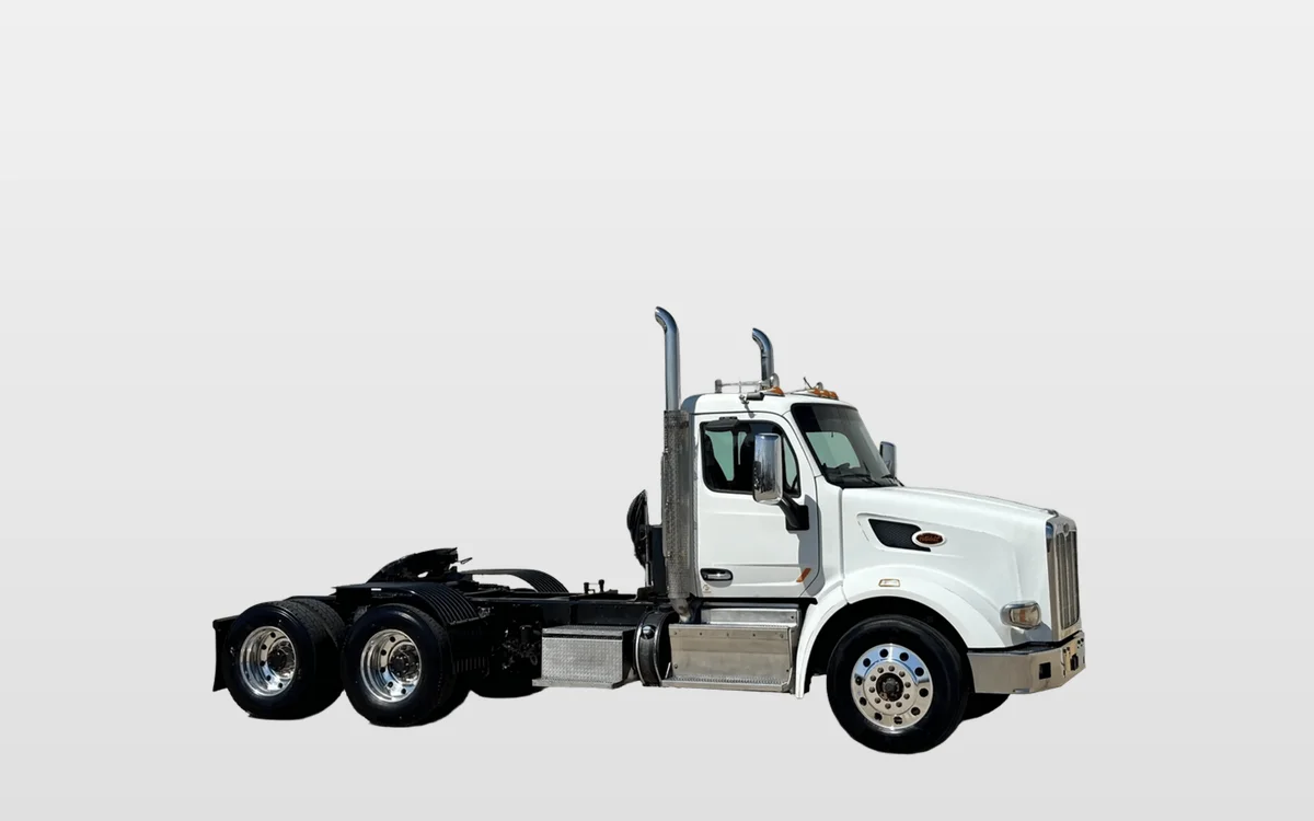 2014 Peterbilt 567 - image 1