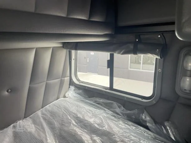 2023 Peterbilt 389 - image 20