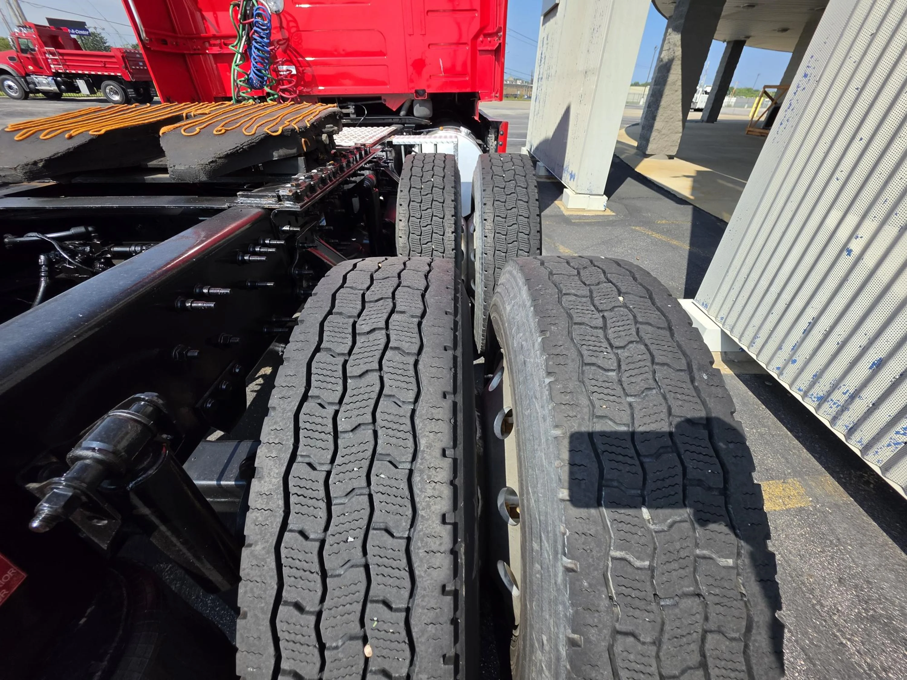 2024 Volvo VNL 860 in Cahokia, IL — photo 12