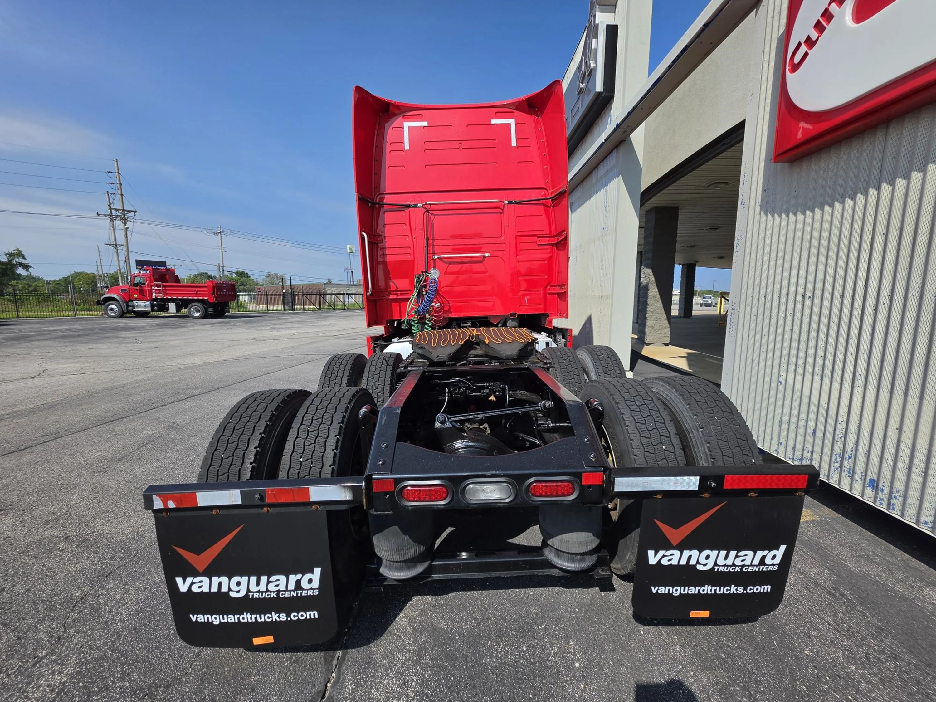 2024 Volvo VNL 860 in Cahokia, IL — photo 4