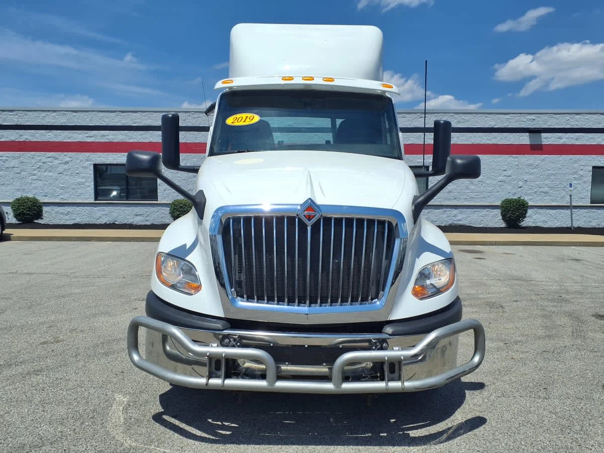 2019 International LT in Cleveland, OH — photo 2