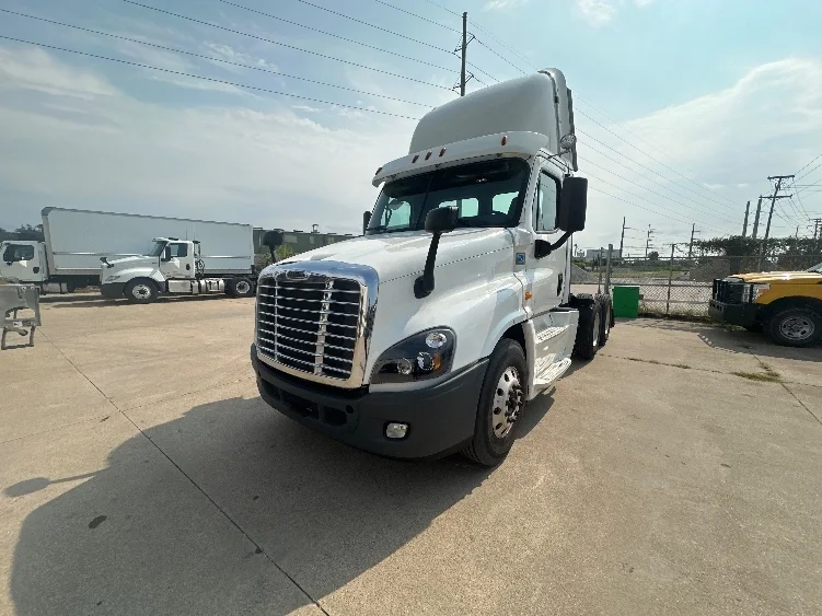 2020 Freightliner Cascadia in Waxahachie, TX