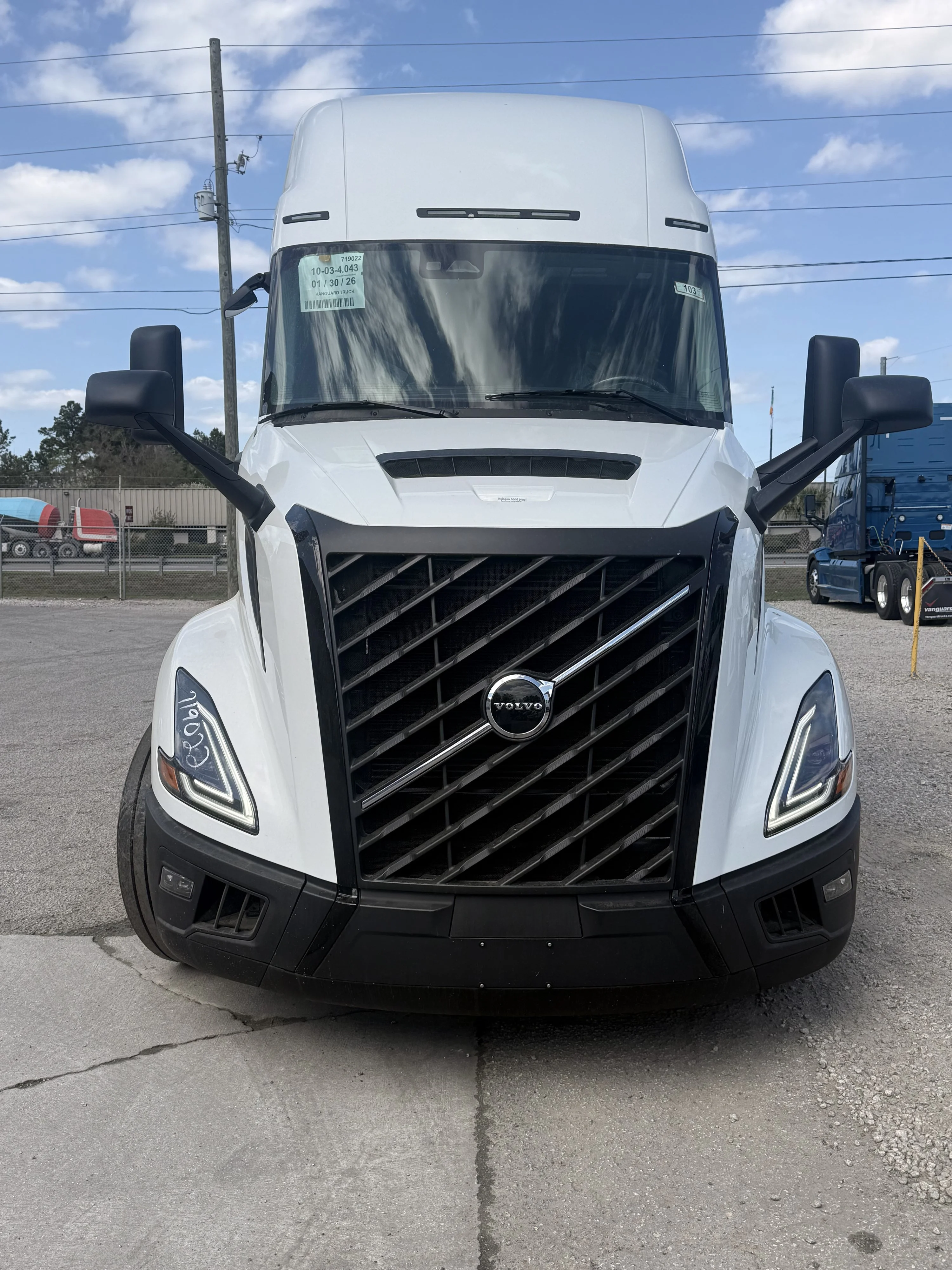 2027 Volvo VNL 860 in Savannah, GA — photo 2
