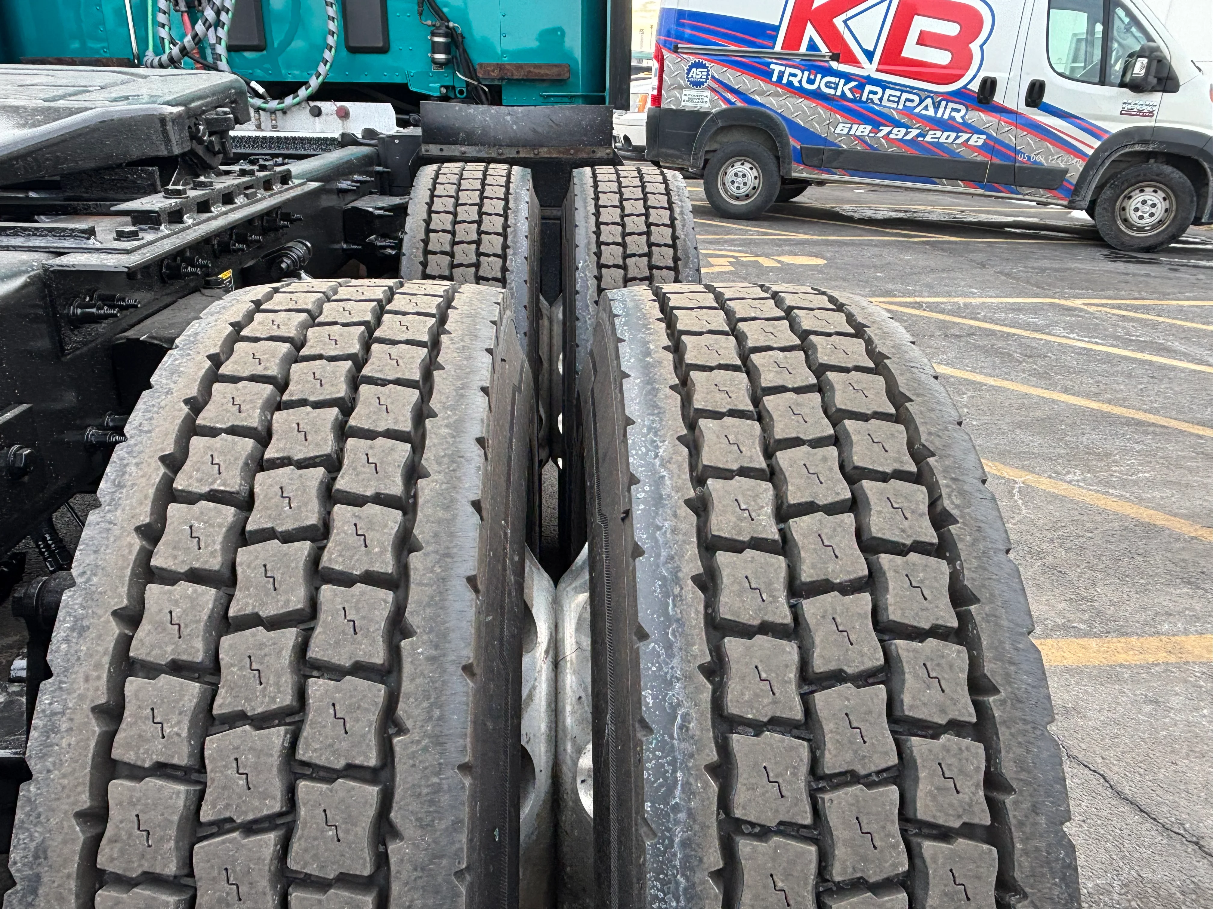 2023 Peterbilt 579 - image 8