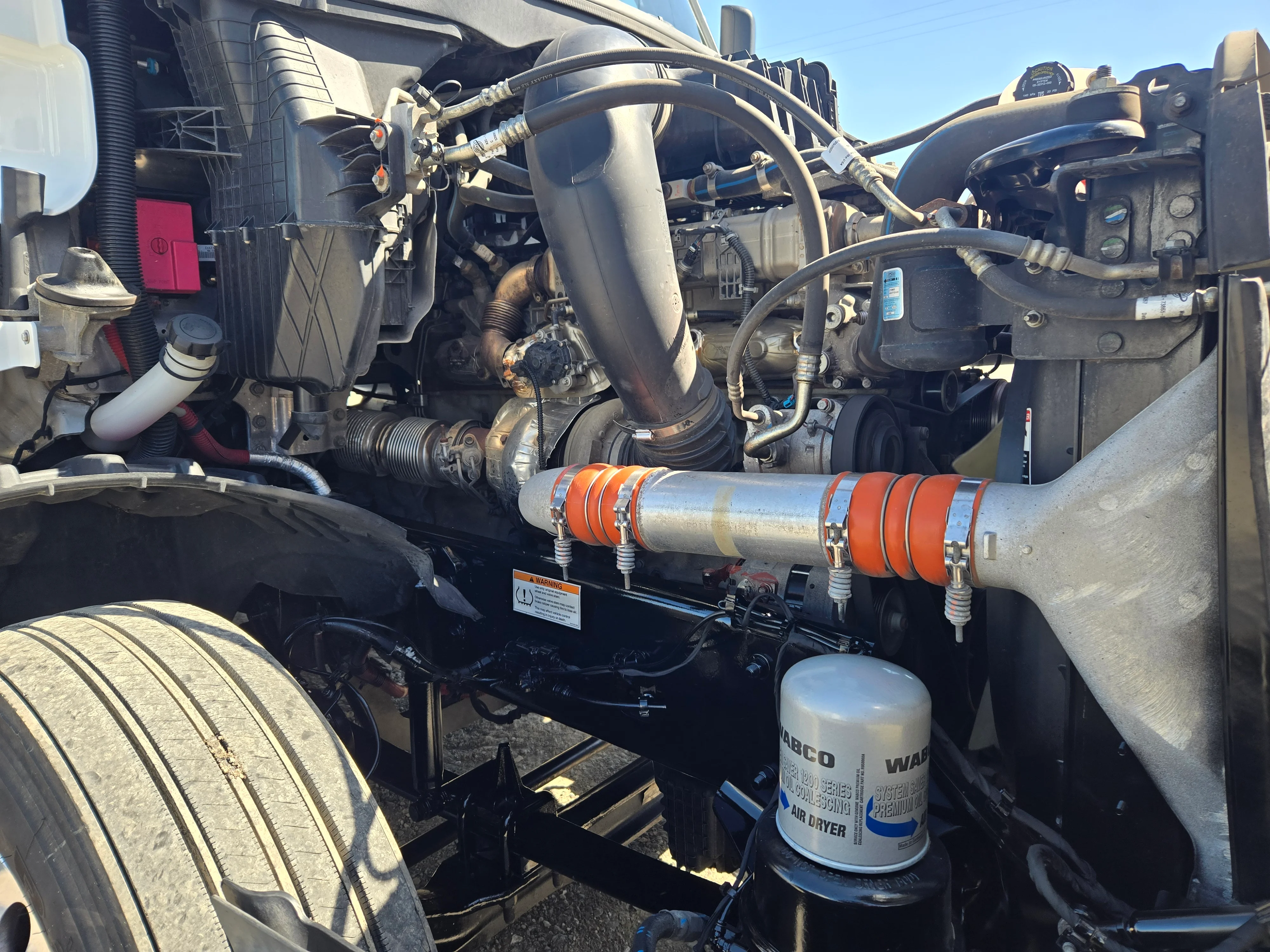2023 Freightliner Cascadia in Fresno, CA — photo 13