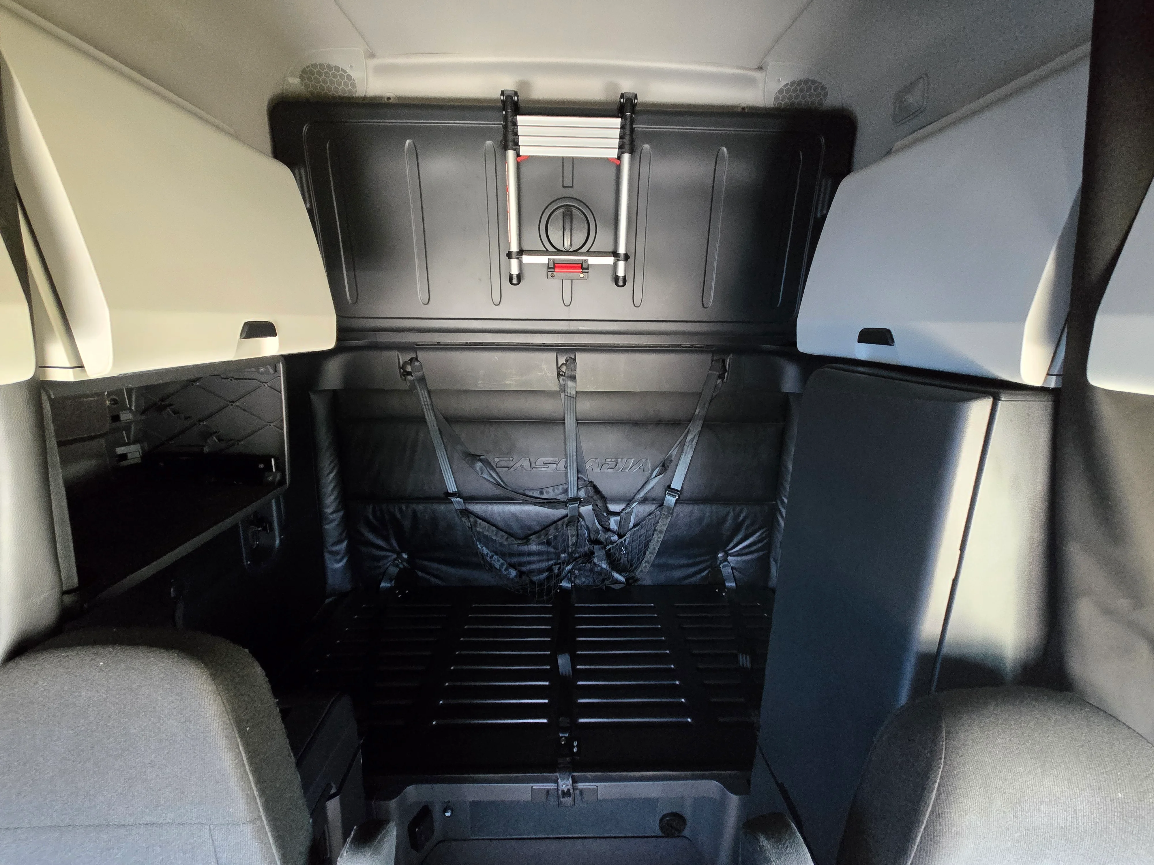 2023 Freightliner Cascadia in Fresno, CA — photo 11