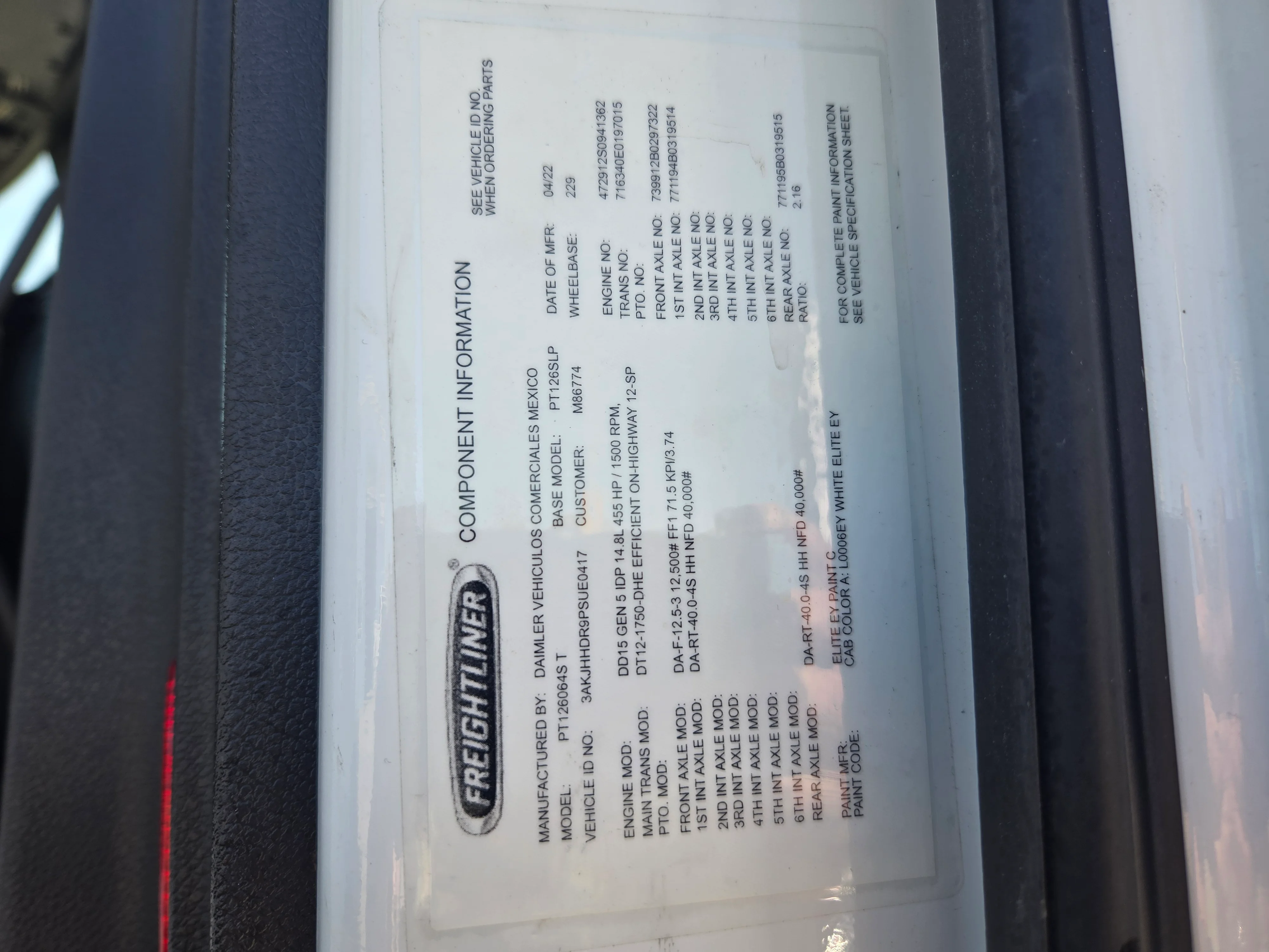 2023 Freightliner Cascadia in Fresno, CA — photo 15