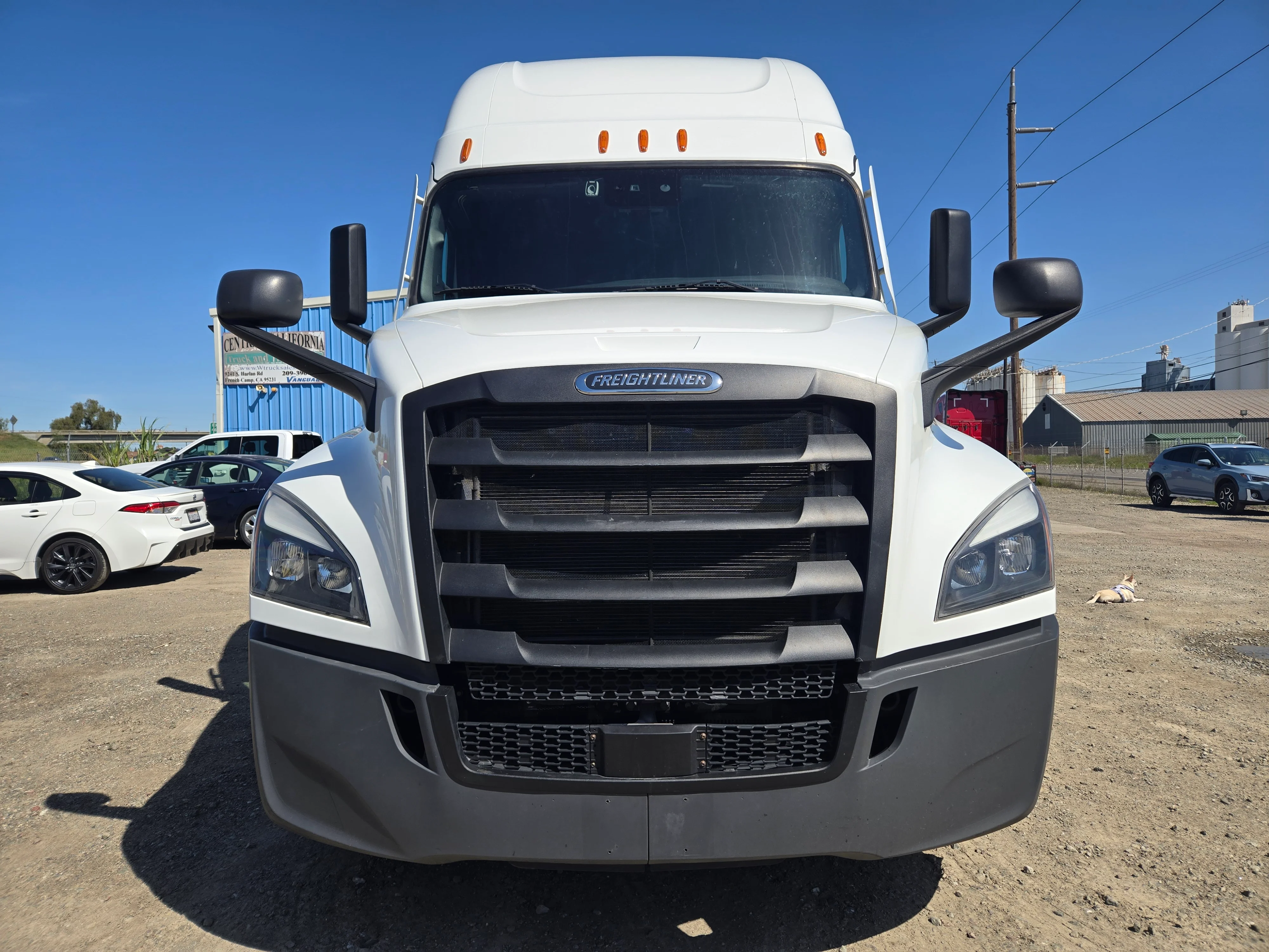 2023 Freightliner Cascadia in Fresno, CA — photo 2