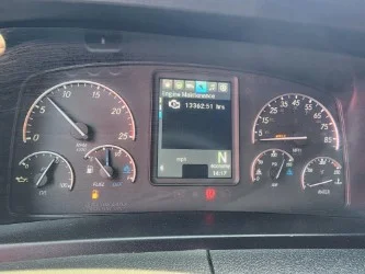 2023 Freightliner Cascadia in Fresno, CA — photo 16