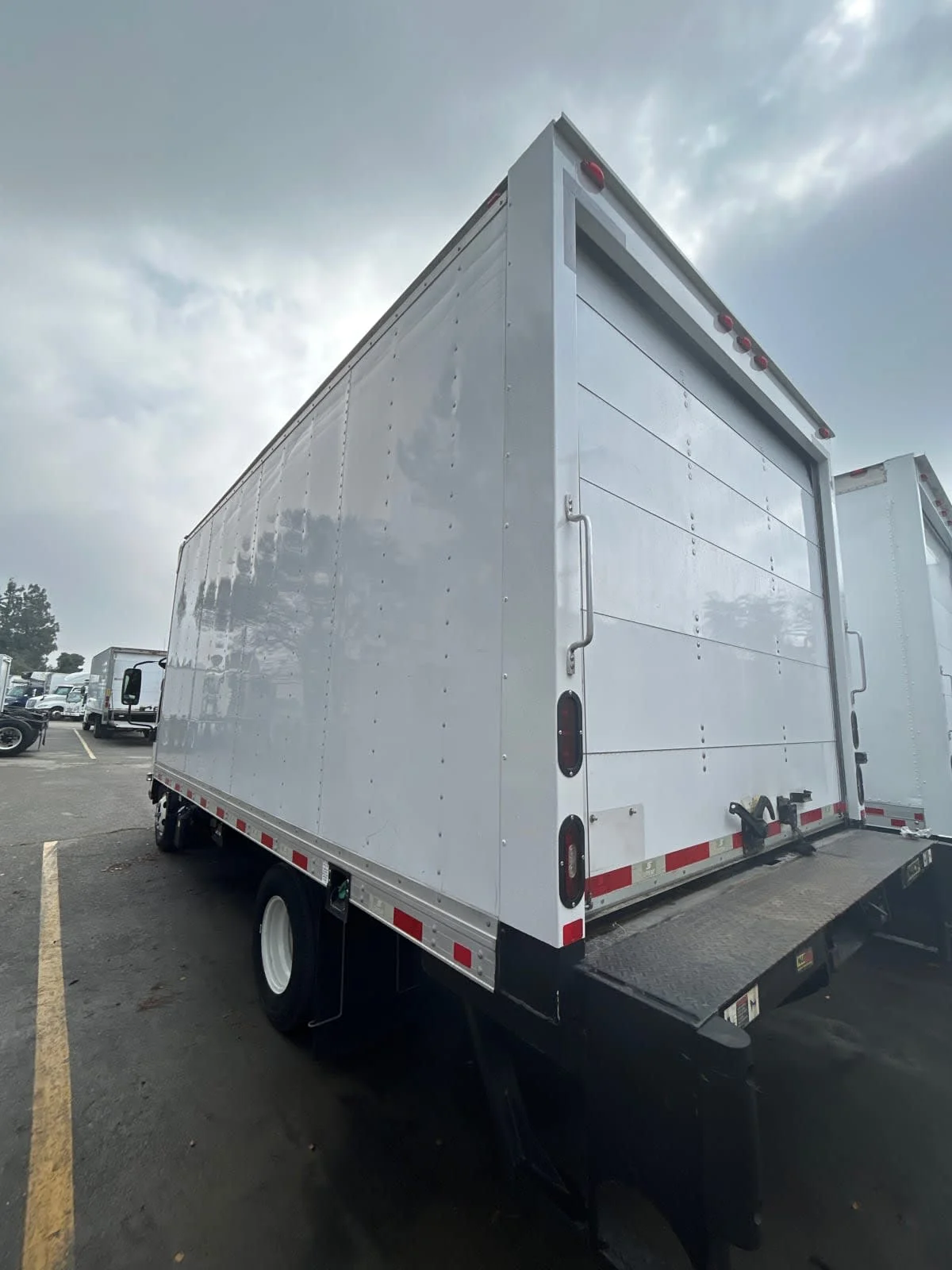 2017 Isuzu NPR - image 6