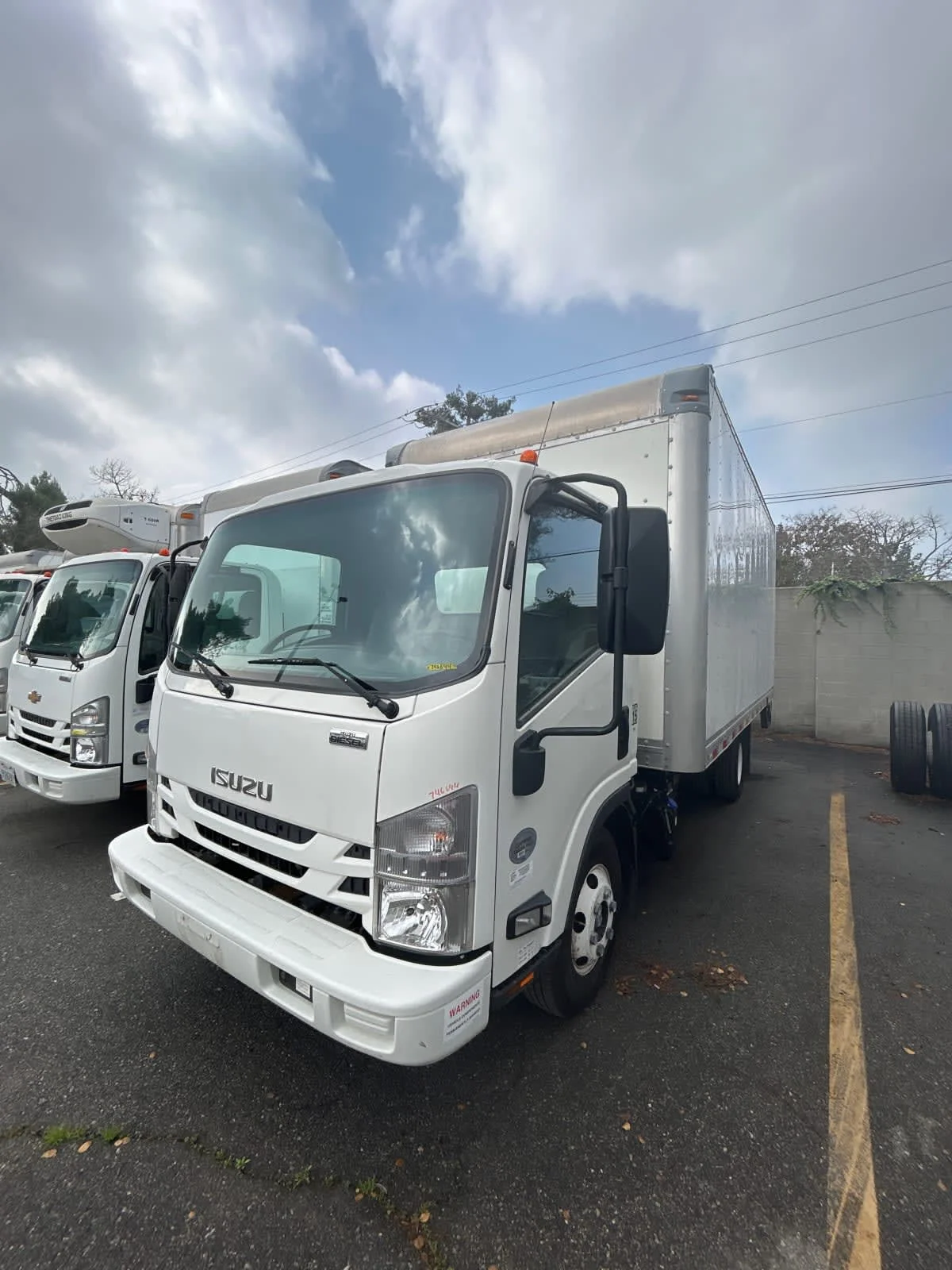 2017 Isuzu NPR - image 3