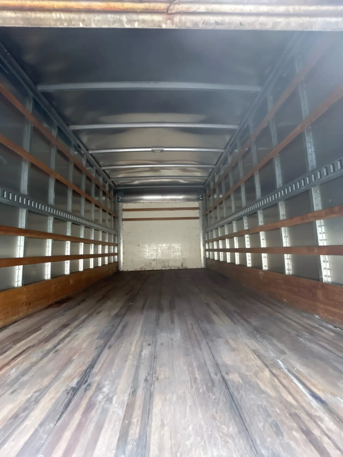 2017 Isuzu NPR - image 8