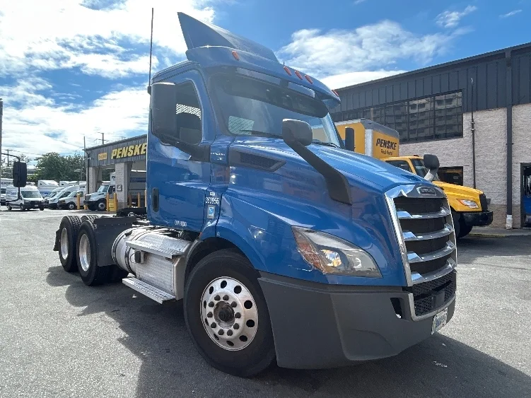 2020 Freightliner Cascadia in Monmouth Junction, NJ