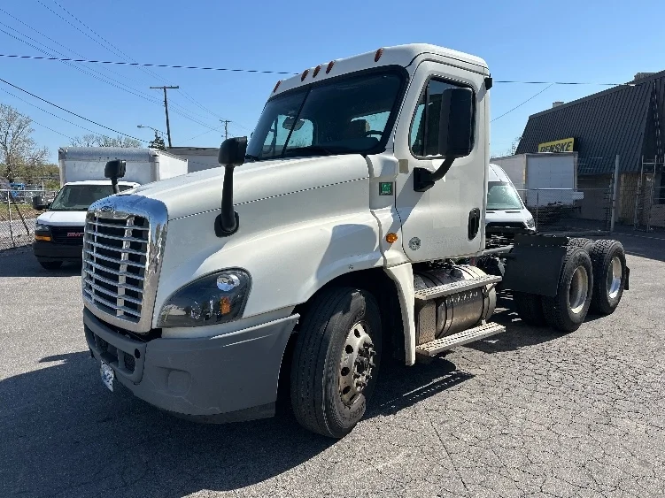 2019 Freightliner Cascadia in Capitol Heights, MD — photo 3