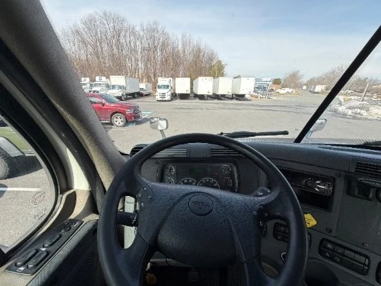 2019 Freightliner Cascadia in Capitol Heights, MD — photo 10