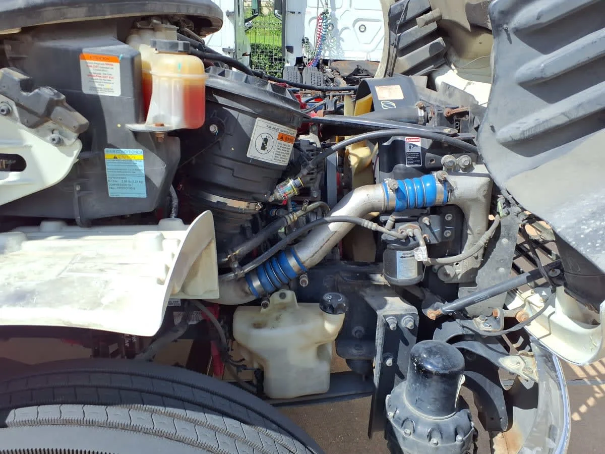 2019 Freightliner M2 106 in Houston, TX — photo 11