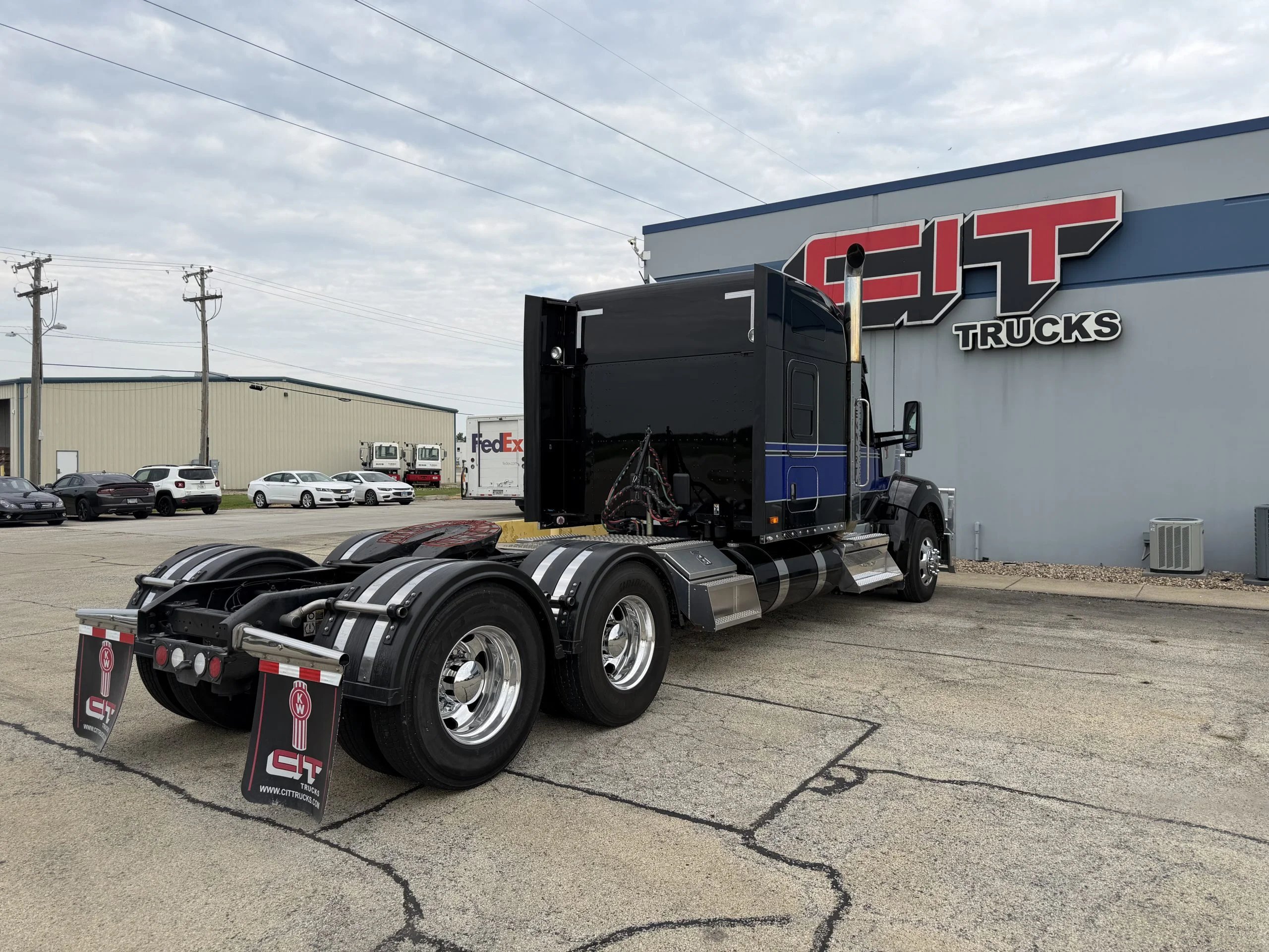 2023 Kenworth W990 in Springfield, IL — photo 6