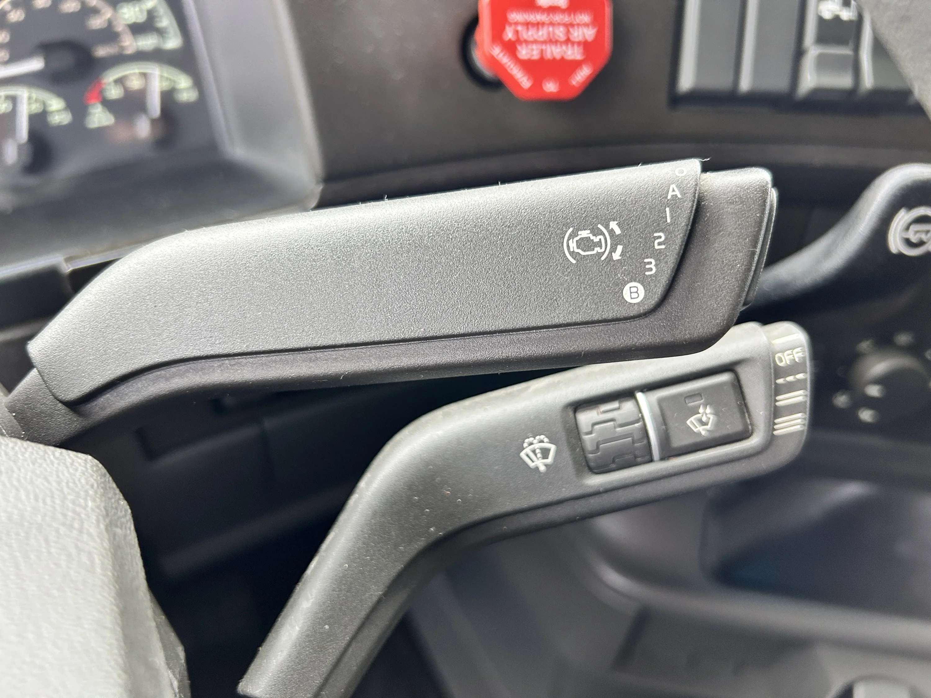 2024 Volvo VNL 860 - image 19