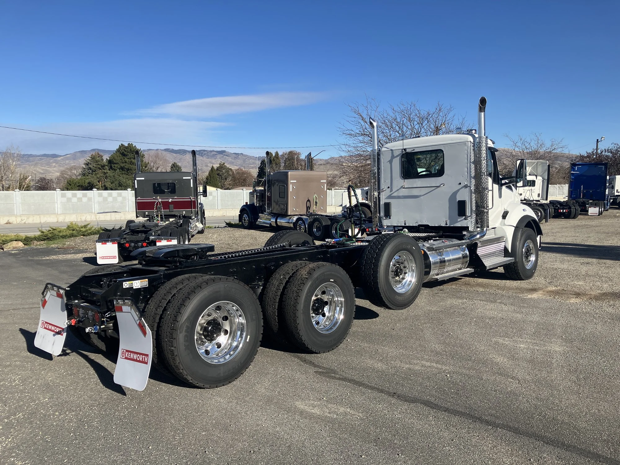 2026 Kenworth T880 - image 5