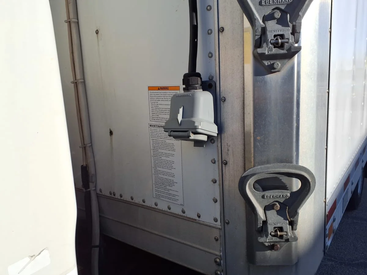 2018 Isuzu NPR - image 12