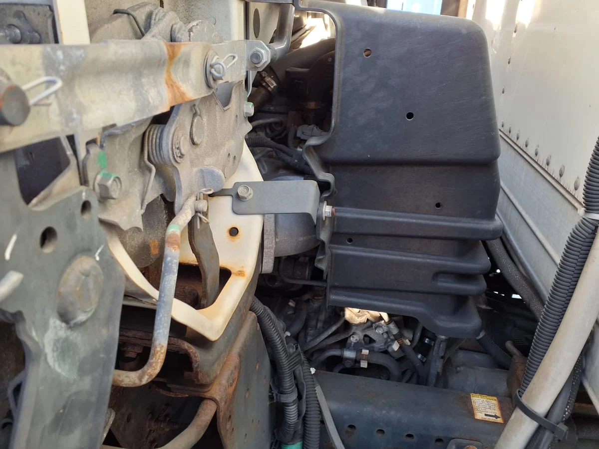 2018 Isuzu NPR - image 10