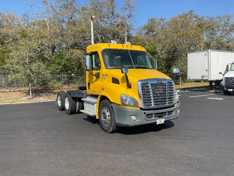2019 Freightliner Cascadia in Tampa, FL