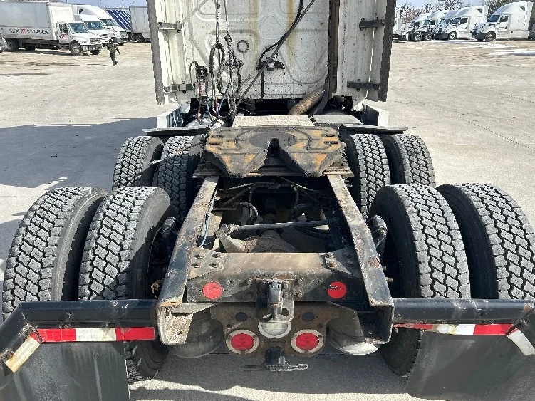 2020 Freightliner Cascadia - image 6