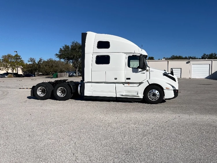 2024 Volvo in Tampa, FL — photo 8