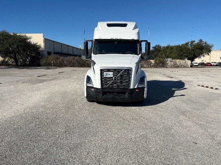 2024 Volvo in Tampa, FL — photo 2