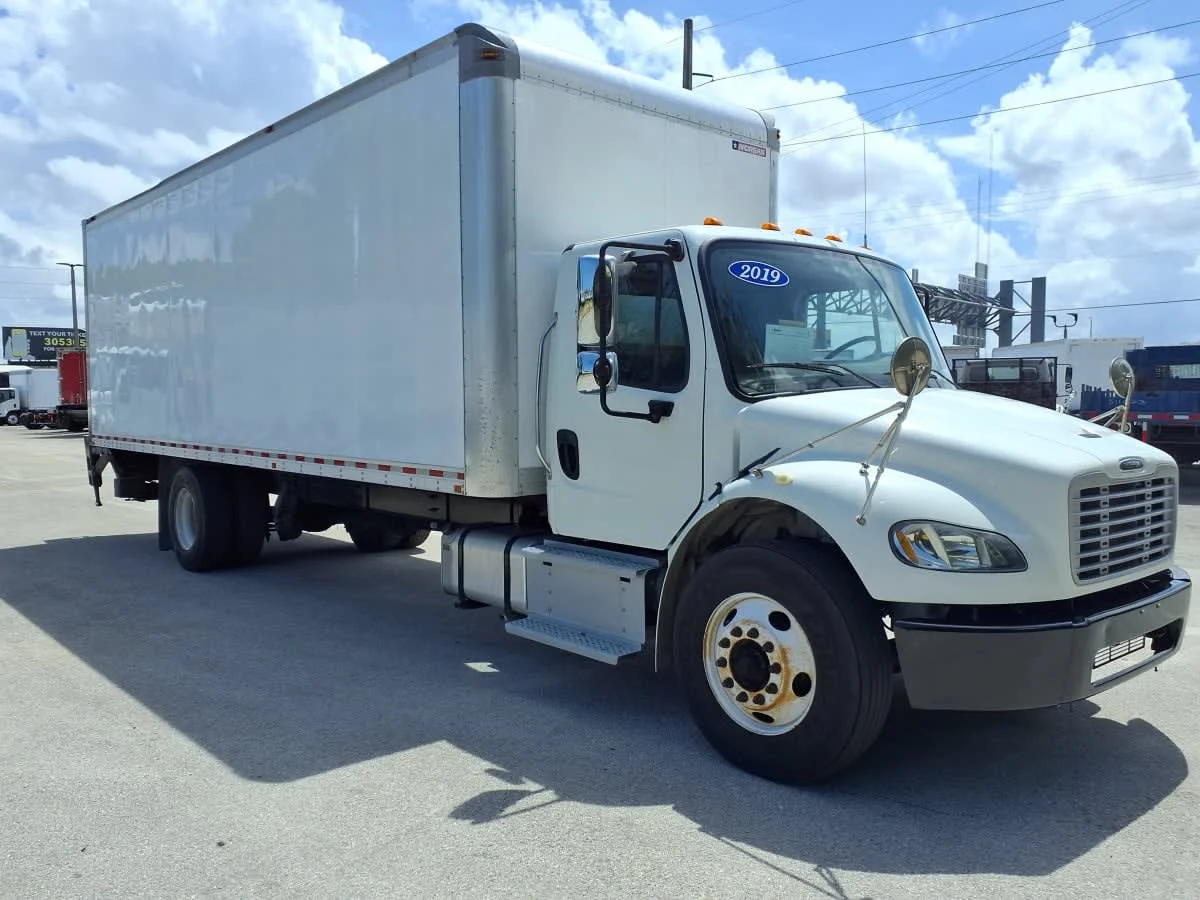 2019 Freightliner M2 106 in Davie, FL — photo 3