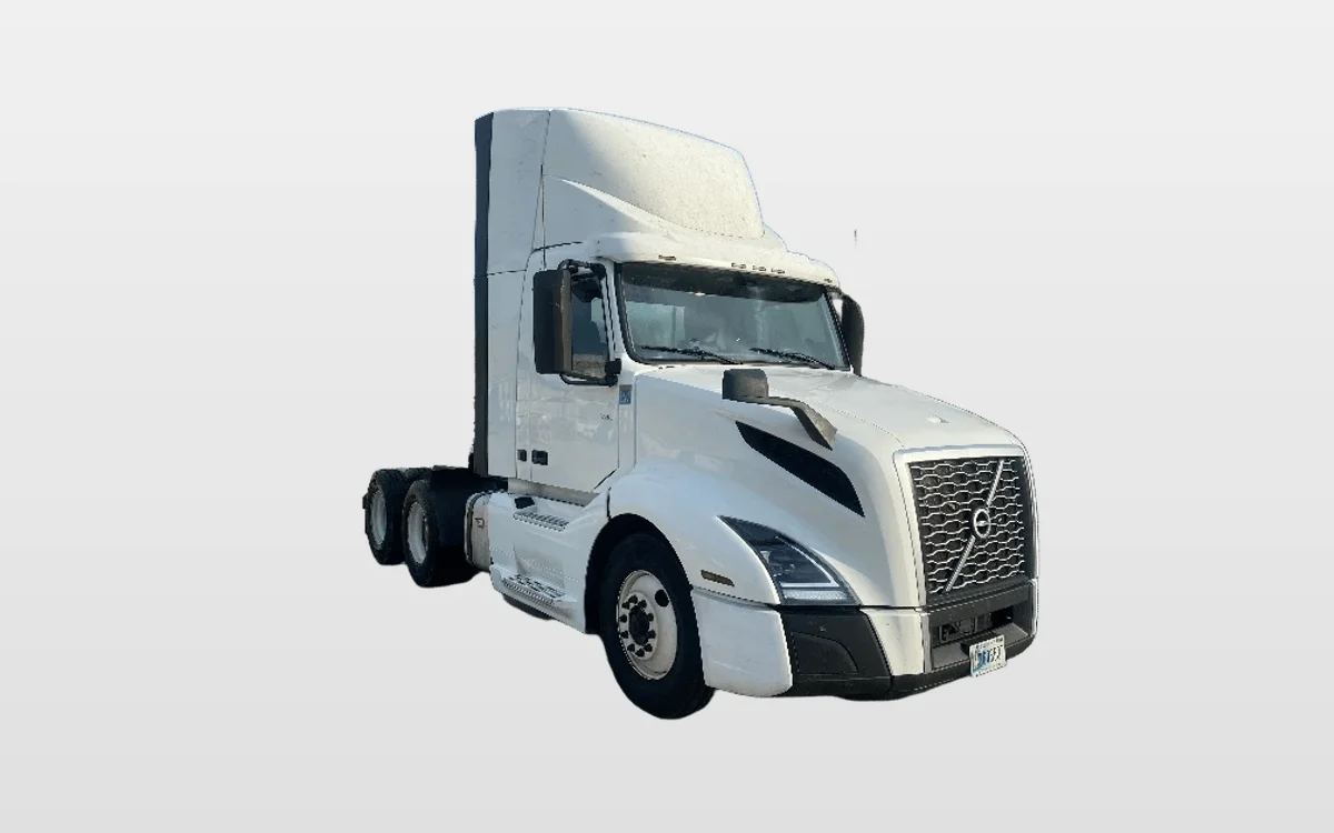 2020 Volvo - image 1